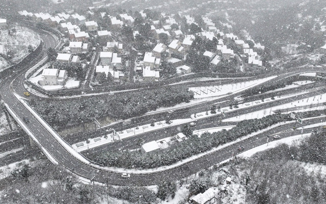 İstanbul'da yoğun kar yağışı! 9 ilçede okullar tatil edildi, İstanbul Valiliği'nden açıklama