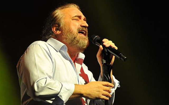 Volkan Konak'ın ani ölümü sanat dünyasını yasa boğdu! Ünlülerden peş peşe mesajlar