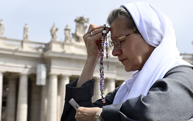 Papa Francis öldü şimdi ne olacak? Bir defasında 3 yıl beyaz duman beklemişler