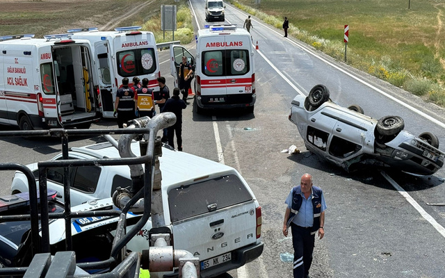 Mezuniyet törenine gidiyorlardı! Van'daki feci kazada ölü ve yaralılar var