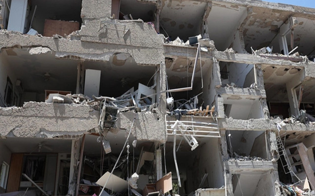 İran'dan İsrail'e ikinci dalga füze saldırısı! Sirenler çalıyor