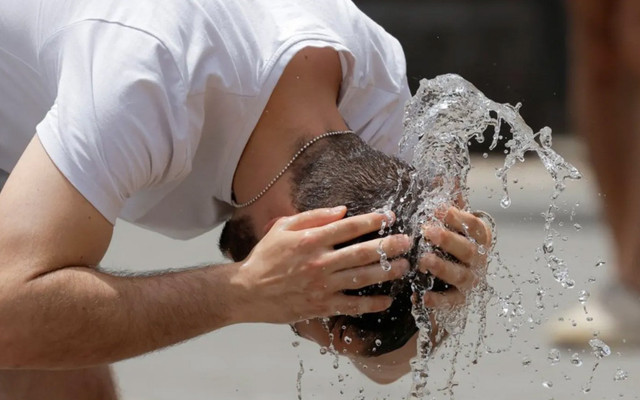 Bu ne ki asıl çarşamba günü fena Meteoroloji 40 dereceyi aşacak diyor