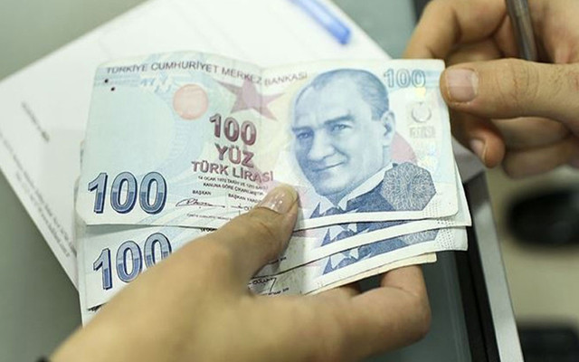 Kim ne kadar alacak? Zamlı emekli maaşı hesaplara yatırılıyor, tarih belli oldu