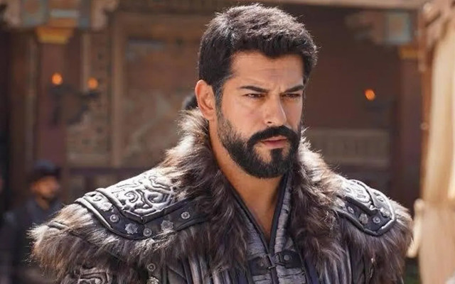 İstediği ücret kriz çıkaran Burak Özçivit ayrıldı! Kuruluş Osman'a bakın kim geldi