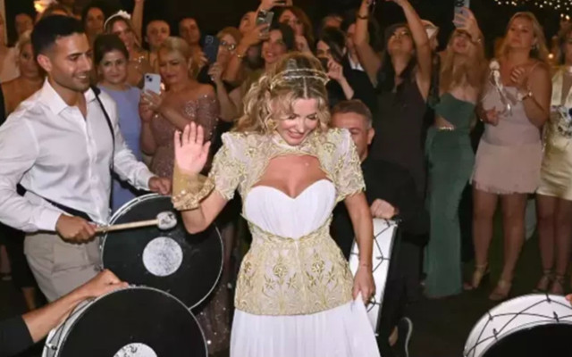 Esra Erol'un kız kardeşi Eda Erol evleniyor! Görkemli kına gecesinden detaylar