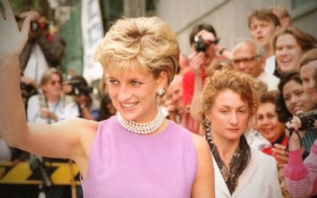 Prenses Diana'nın 34 yıl sonra çıkarılan zaman kapsülünün içinden çıkanlar