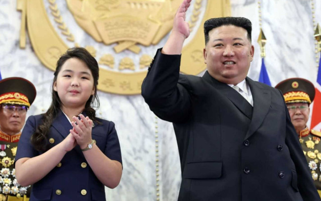 Kim Jong Un, sır gibi sakladığı kızını dünyaya tanıttı