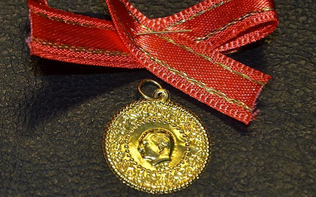 Dev banka altın tahminini bir yıl geri çekti! Yatırımcılar aman dikkat bu rakam ilk kez söylendi