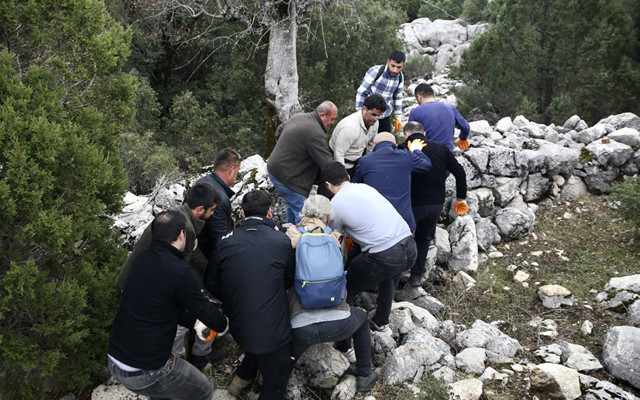 Muğla'da çoban keçilerini otlatırken buldu korumaya alındı! İnsan figürlü mezar steli şaşırttı
