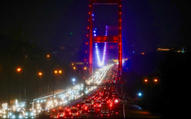 AK Parti Gençlik Kolları’ndan CHP’li belediyelere su ve trafik eleştirisi