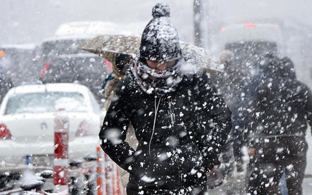 Bu kez daha serti geliyor! 2 gün boyunca İstanbul'a yağacak AKOM duyurdu