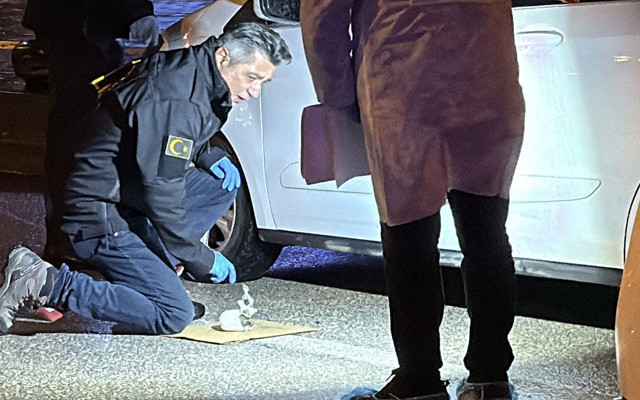 Bursa'da polisin "dur" ihtarına uymayan araçtan çıkanlara bakın!