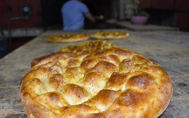Ramazan ayı için hazırlık başladı! 2026 Ramazan pidesi ve koli fiyatı belli oldu