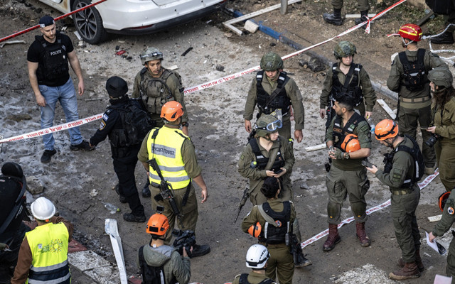 İran vurdu Tel Aviv savaş alanına döndü! Yaralılar var