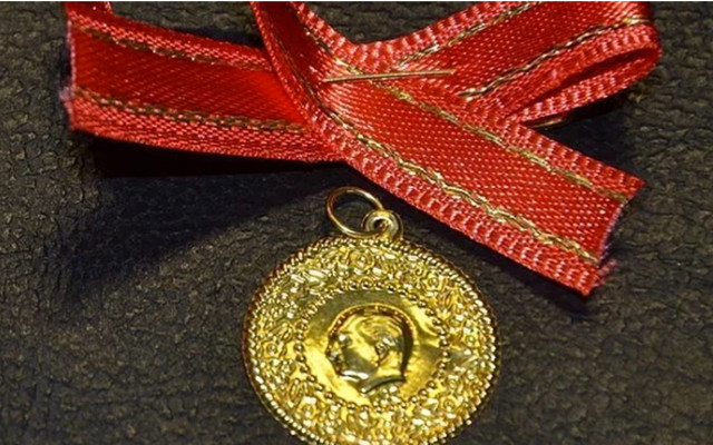 Altın haftaya düşüşle başladı! Kritik seviyeyi açıklayan uzman isim uyardı: Haber akışının kötü gitmesi...