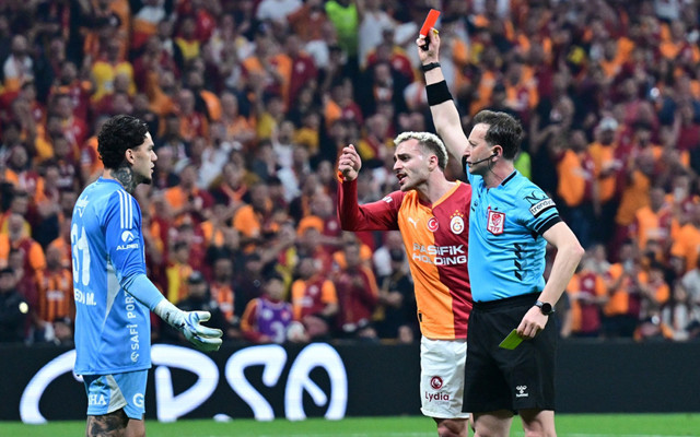 Trio ekibi, derbiyi yöneyen hakem Yasin Kol'a ateş püskürdü! 1 penaltı, tam 5 kırmızı kart atlandı