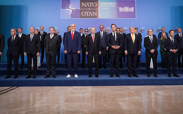 Tarihi NATO Zirvesi'nde ikinci gün! Aile fotoğrafı çekildi