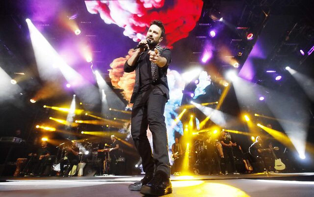 Megastar Tarkan Harbiye'yi salladı! 'İçim buruk ve hüzünlü' dedi - Resim: 0