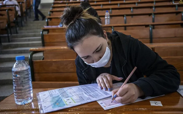 Fahrettin Koca'dan belediye başkanlarına 'LGS' çağrısı - Resim: 0