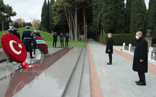 Cumhurbaşkanı Erdoğan Azerbaycan'da! Azerbaycanlılar sevgi seline boğdu - Resim: 1