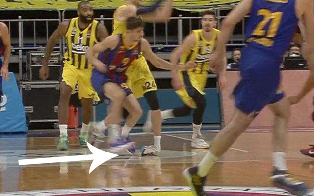 Jan Vesely sakatlandı! Fenerbahçe Beko-Barcelona maçında büyük talihsizlik - Resim: 0