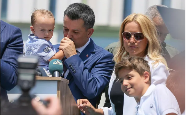 Bekir Pakdemirli eşi Ahu Pakdemirli ve çocukları kimdir? Ahu Pakdemirli mesleği nedir - Resim: 1