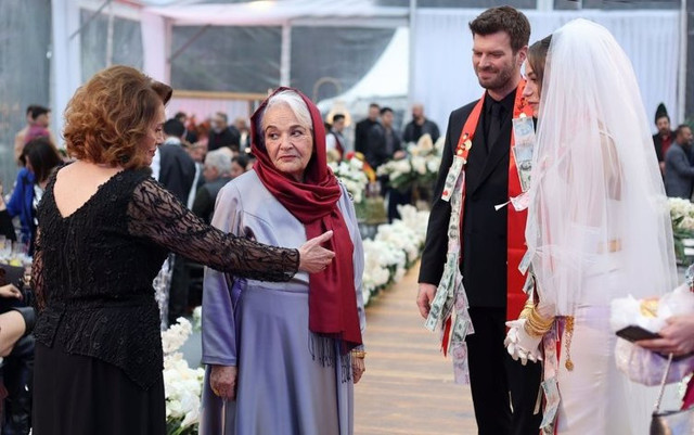 Aile 4.bölüm youtube izle! SHOW TV Aile 4. bölüm özeti tek part kesintisiz izle - Resim: 3