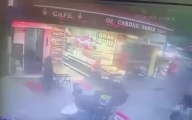 İstanbul’da kafeteryada silahlı saldırı: Gençlere kurşun yağdırdı! Yaralılar suç makinesi çıktı - Resim: 1
