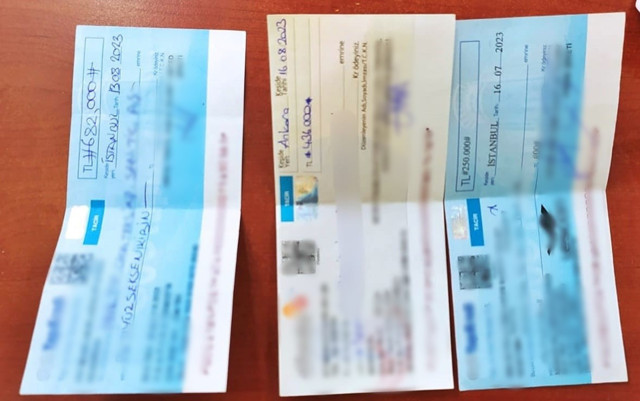 Kral dairesinden cezaevine: 'İstihbaratçıyım' yalanıyla dolandırdı, elmaslarla birlikte yakalandı! - Resim: 2