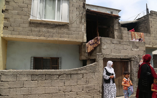 Mersin'de şehit eşinin evi yenilendi - Resim: 0