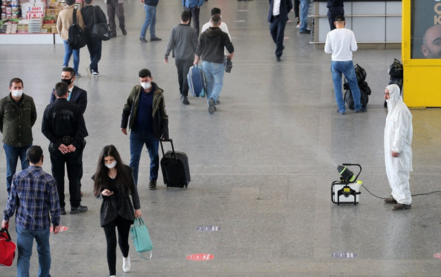 Seyahat yasağı kalkar kalkmaz 2 milyon kişi şehir değiştirdi! - Resim: 0