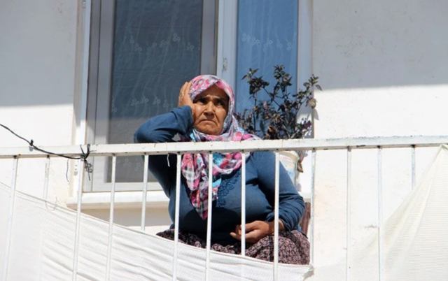 Babaları 3. kez dolandırılmasın diye telefonu ve arabasına el koydular! - Resim: 1