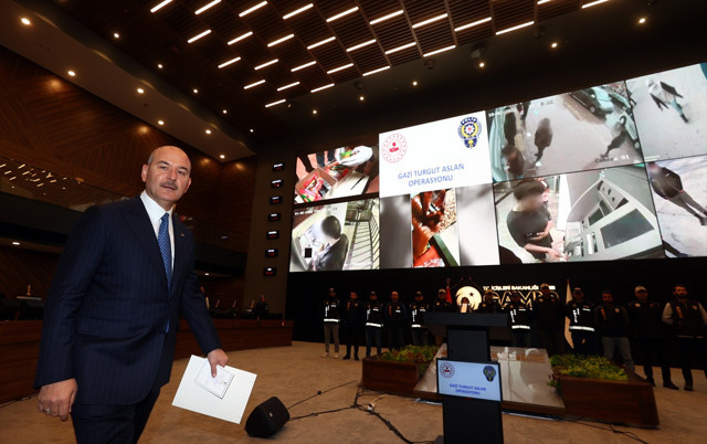 İçişleri Bakanı Soylu açıkladı! 704 FETÖ şüphelisine operasyon 543 kişi gözaltına alındı - Resim: 0