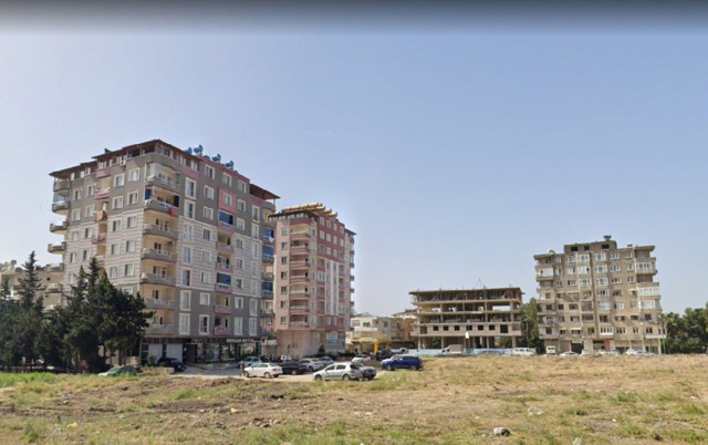 Deprem bütün mahalleyi enkaza çevirdi! Geçen yıl yapılan bina da yerle bir oldu - Resim: 0