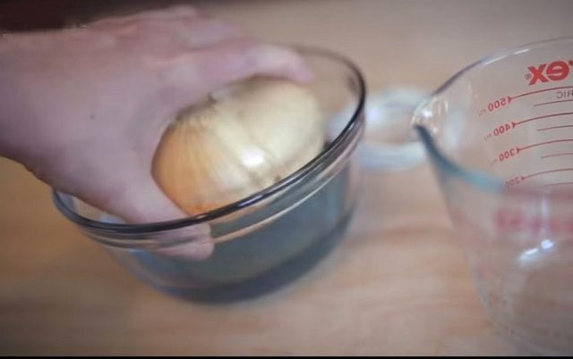 Cep telefonunu soğanla şarj etmeye çalıştı ve... - Resim: 4