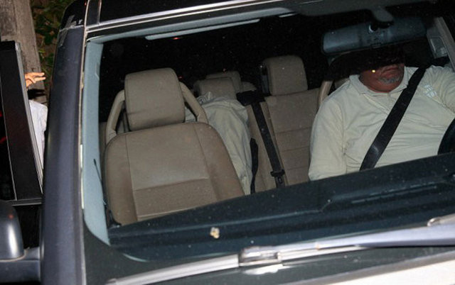 Genelevden çarşaf altında çıktı - Resim: 2