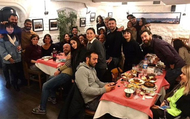 HDP'li Ahmet Şık Cihangir'de meyhane açtı! Müdavimi olan ünlü isimler - Resim: 0