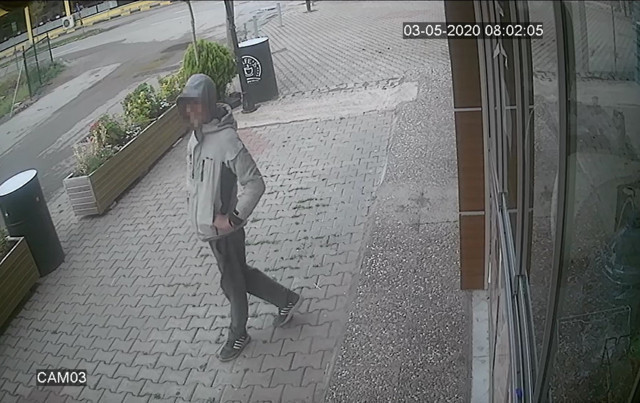 Bursa'da 13 yaşındaki hırsız yasak günü iki kafeyi soydu - Resim: 1