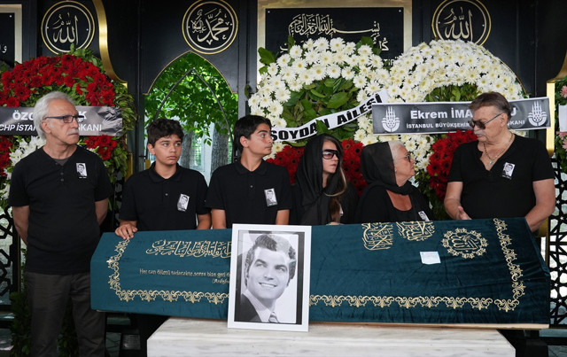 Oyuncu Murat Soydan son yolculuğuna uğurlandı - Resim: 2