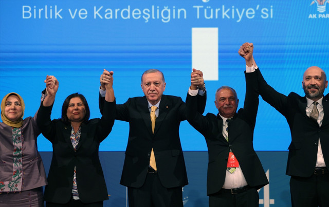 Cumhurbaşkanı Erdoğan'dan sert çıkış! AK Parti'nin yeni üyelerine saldıranlara 'hadi oradan' dedi - Resim: 1