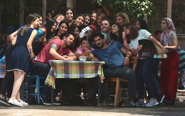 İşte Fahriye Evcen ve Burak Özçivit'in balayı fotoğrafı - Resim: 3