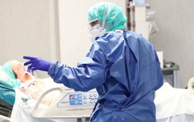 Huzurevine kontrole giden doktor 54 yaşlıya koronavirüs bulaştırdı - Resim: 0