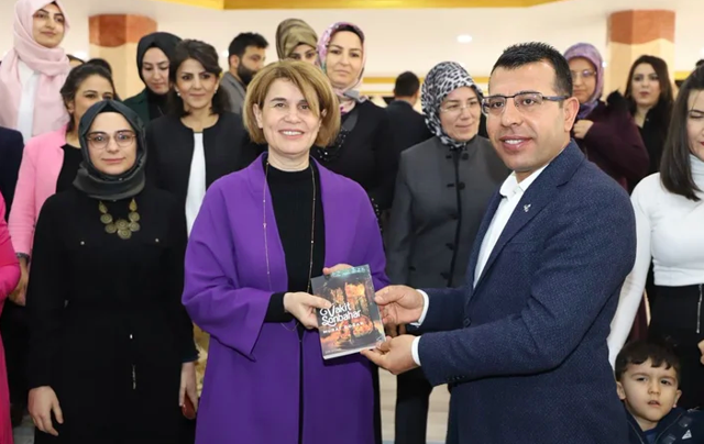 Rana Selçuk kimdir yaşı kaç Ziya Selçuk'un eşi nereden mezun? - Resim: 2