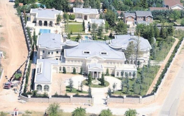 FETÖ'nün 7 yıldızlı ihanet yuvası ortaya çıktı! 11 yatak odası 30 kişilik sinema salonu var - Resim: 0