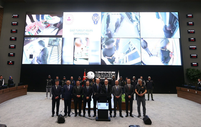 İçişleri Bakanı Soylu açıkladı! 704 FETÖ şüphelisine operasyon 543 kişi gözaltına alındı - Resim: 1