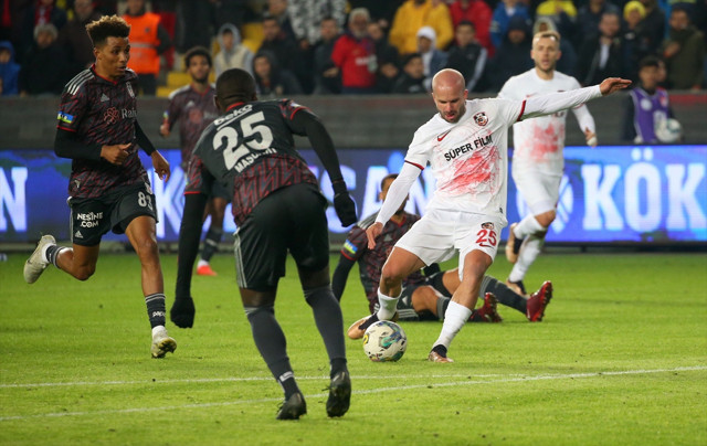 Gaziantep'te kazanan çıkmadı! Beşiktaş geriye düştü maçta 1 puana razı oldu - Resim: 0