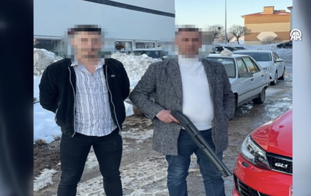 Sosyal medyada silahlı fotoğraf paylaşan 4 kişi gözaltına alındı - Resim: 1