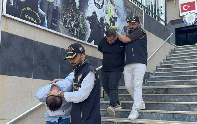 Kapalıçarşı'da sahte altınla dolandırıcılığa ilişkin 3 şüpheli gözaltına alındı - Resim: 0