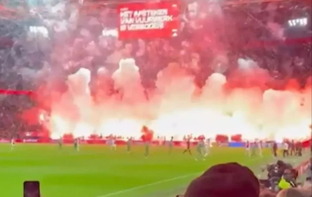 Ajax-Groningen maçında taraftarlar stadyumu yaktı - Resim: 0