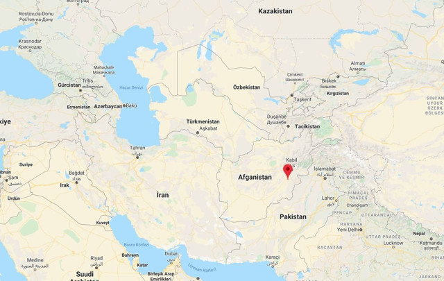 Afganistan'da 83 kişiyi taşıyan yolcu uçağı düştü - Resim: 0